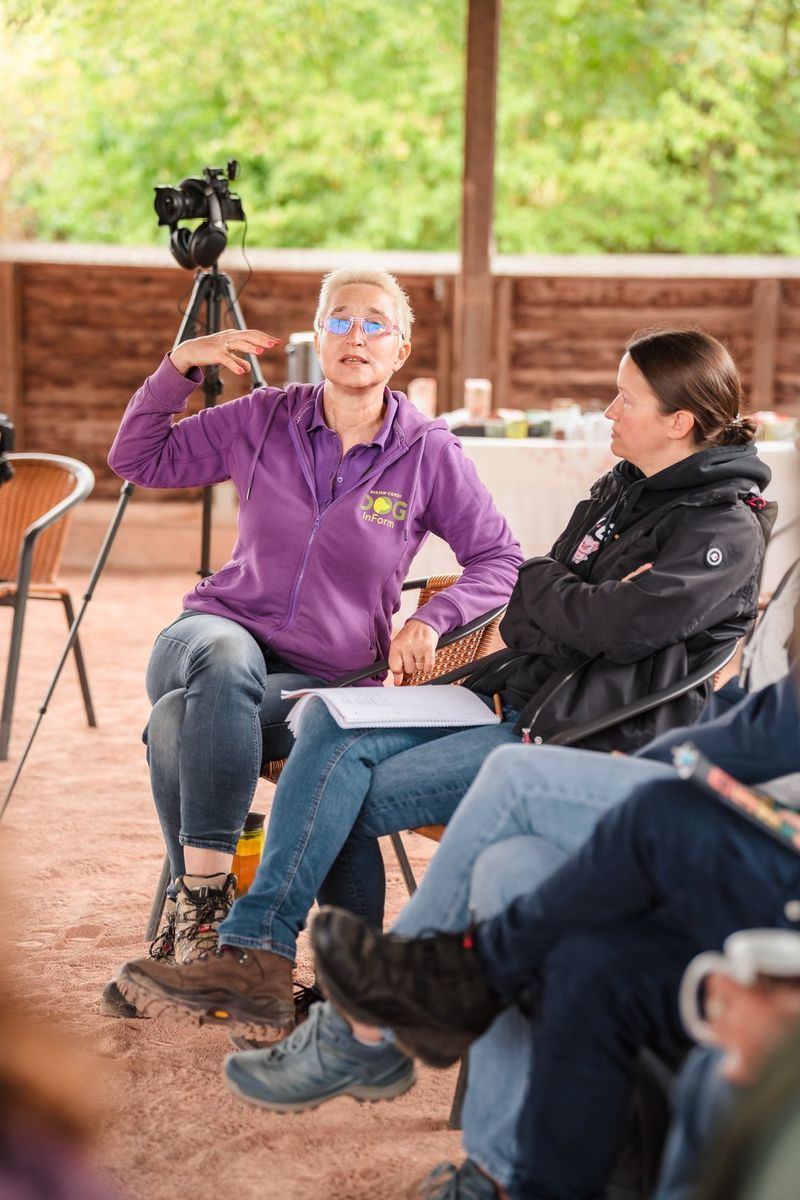 Mirjam Cordt im Seminar mit den Teilnehmer:innen